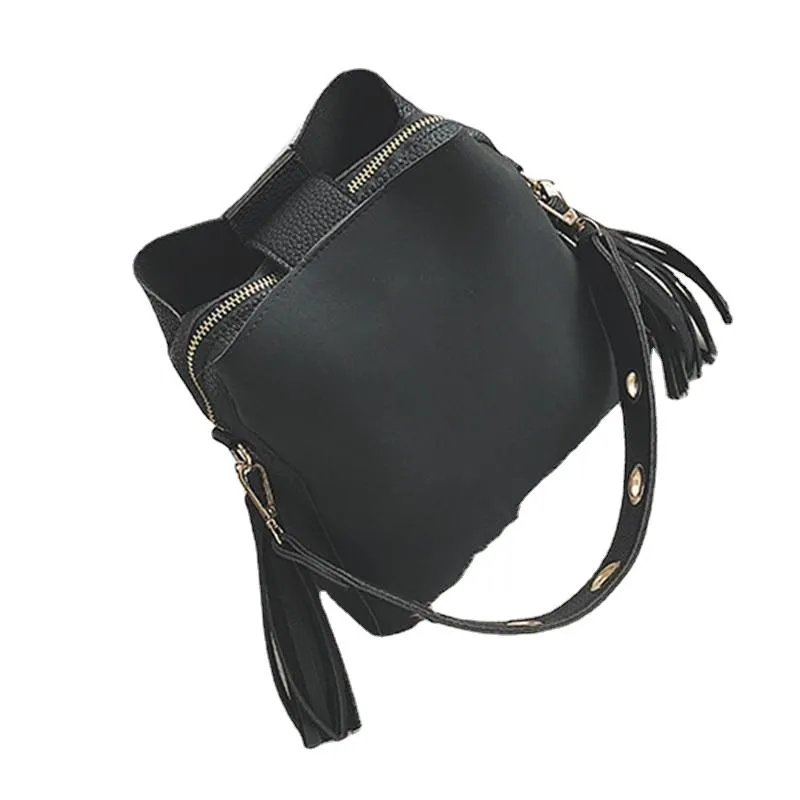 Fashionable Vintage Women's Scrubbable Leather Bucket Bag With Tassel