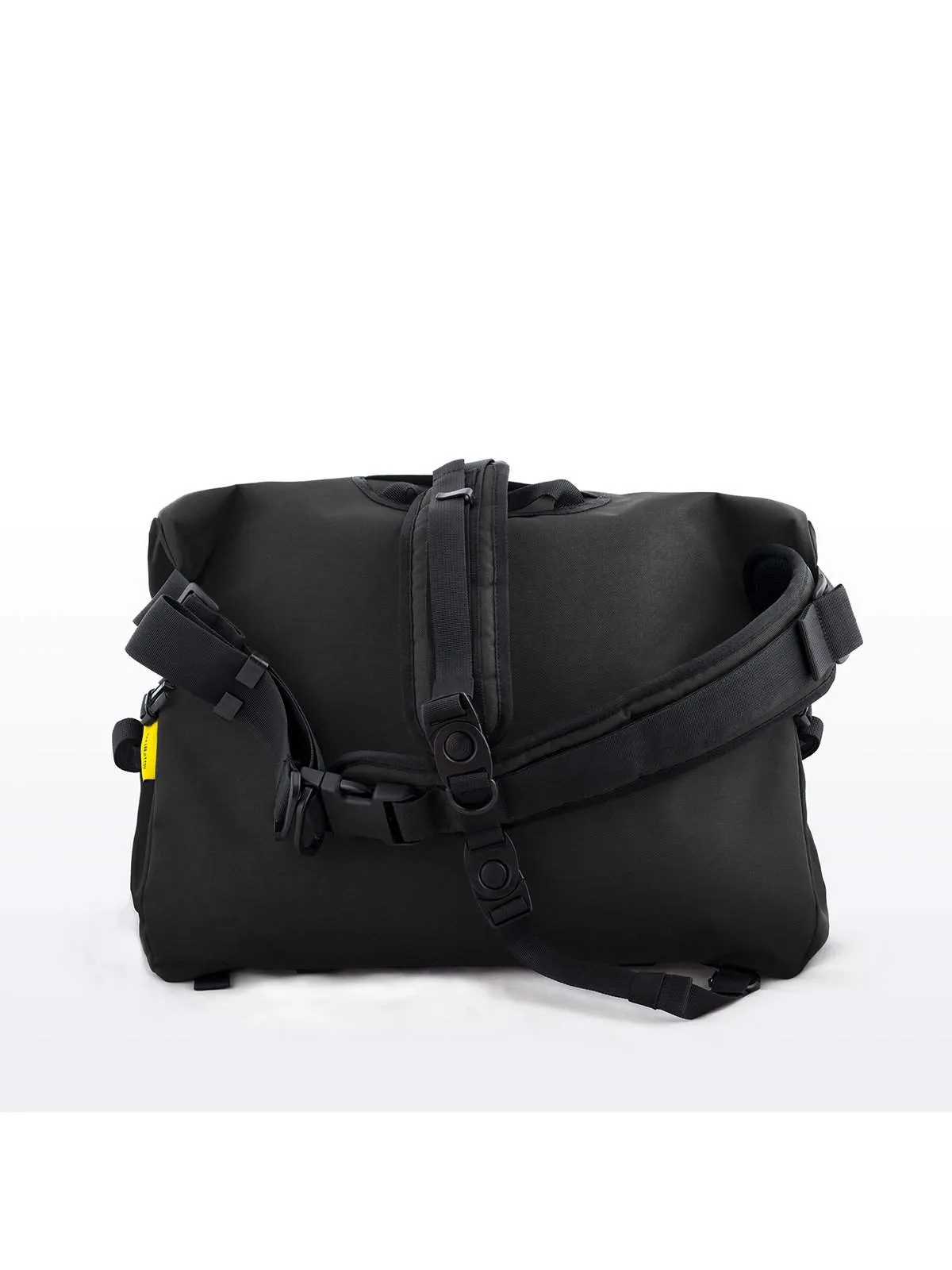 Life Behind Bars The Echelon M 32L Messenger Black