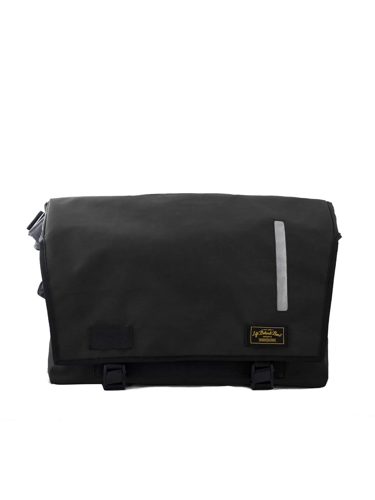 Life Behind Bars The Echelon M 32L Messenger Black