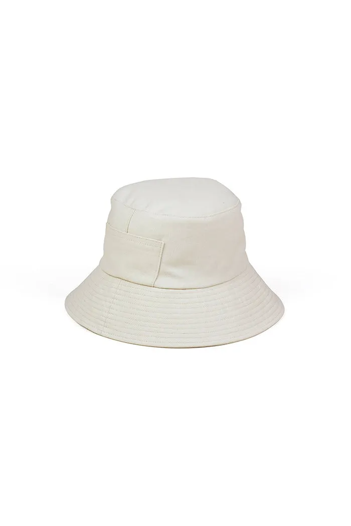 WAVE BUCKET HAT